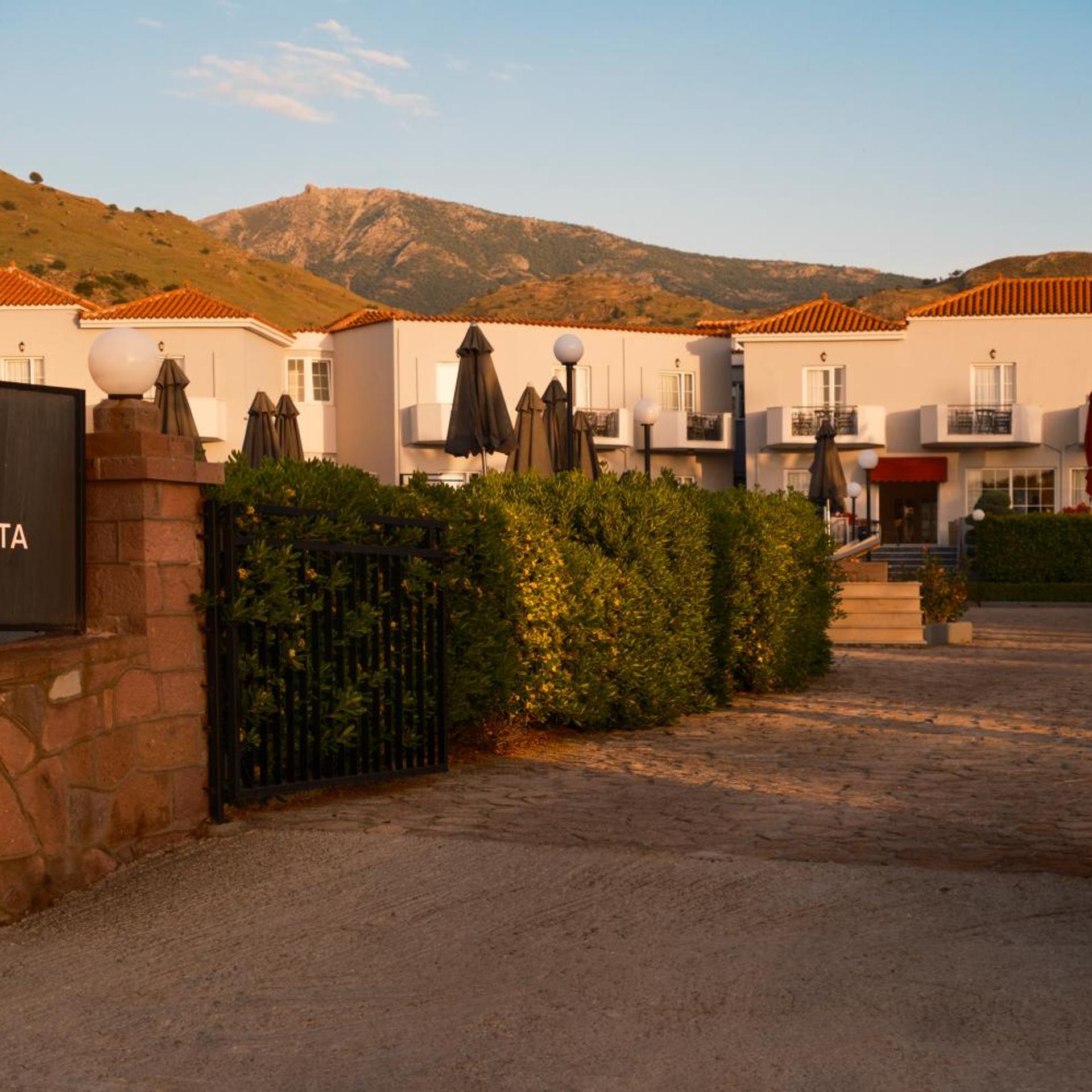 Bella Vista Hotel 69/78