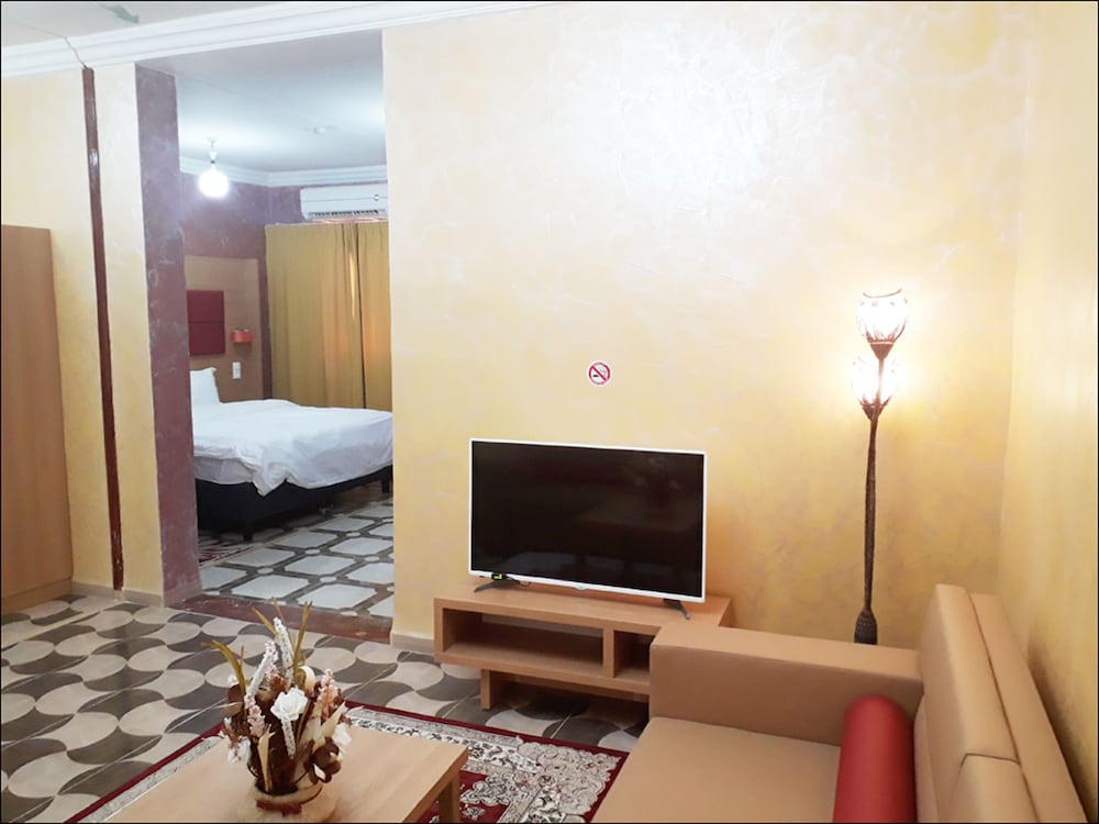 Takialt Hotel 6/23