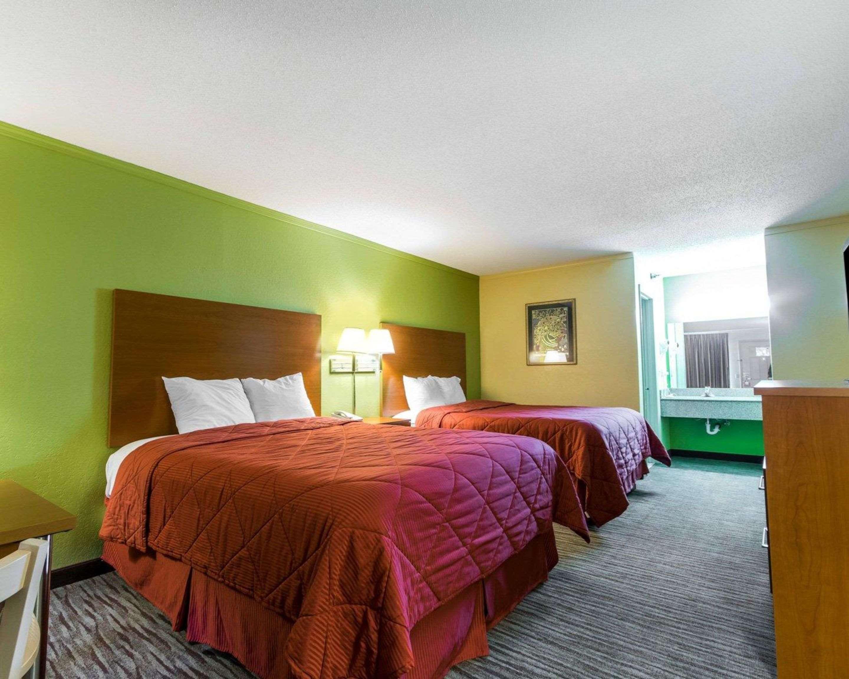 غرفة بسريرين كوين، Econo Lodge Franklin South KY 8/10