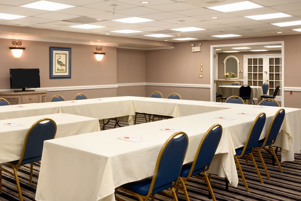Howard Johnson Plaza Hotel By Wyndham Ocean City Oceanfront 30/31
