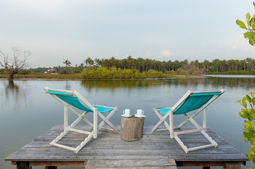 Elements Beach & Nature Resort 25/50