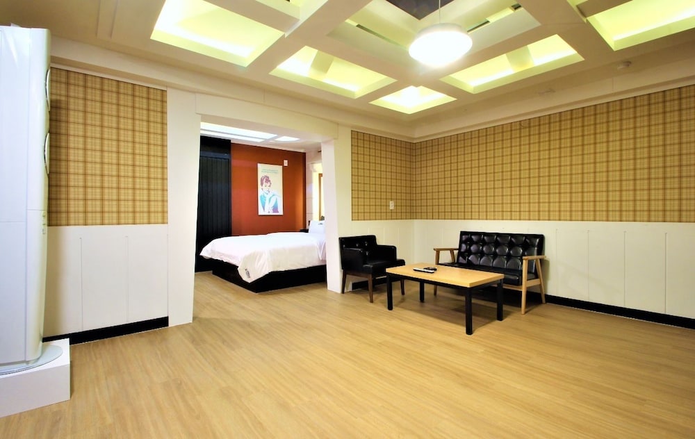 Instar Hotel Yangsan 38/55