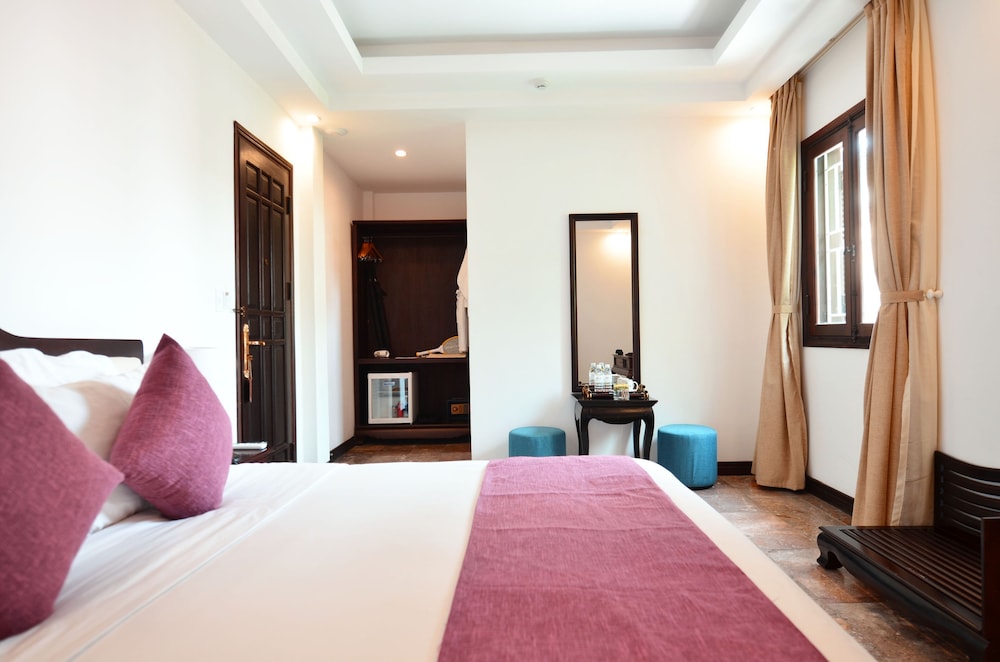 Hoi An Central Hotel 24/73