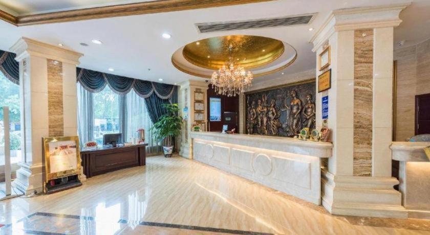 Vienna Hotel (Guilin Qixing Wanda Plaza) 16/48