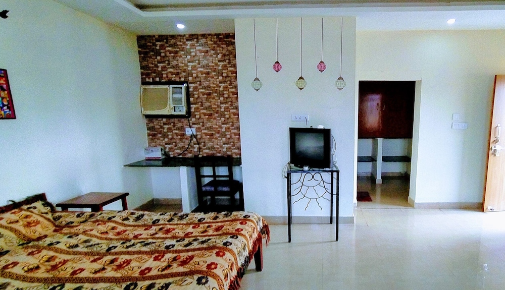 HOTEL SWARAJ RESORTS 56/73