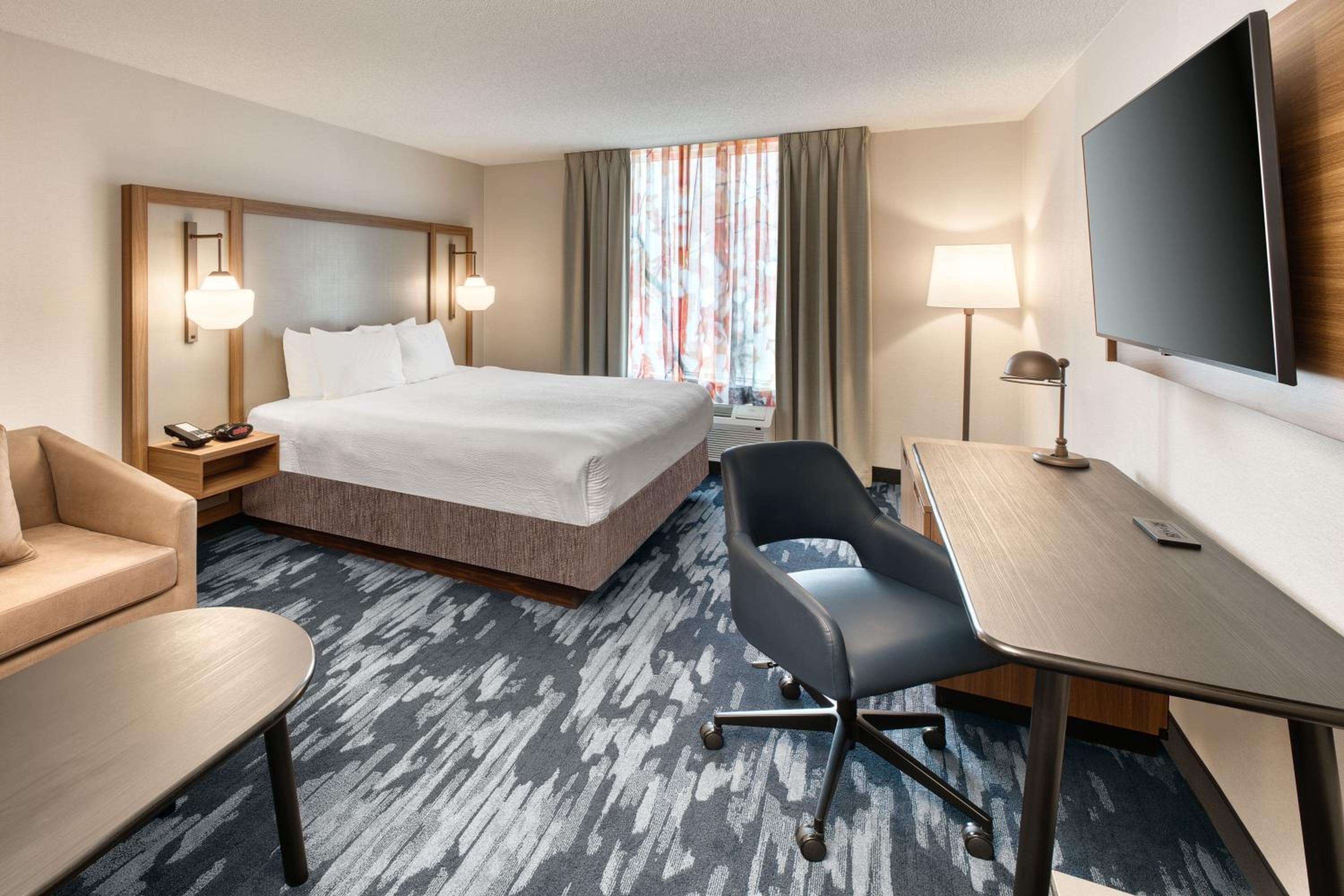 Room at Fairfield Inn And Suites By Marriott Toronto Brampton, BRAMPTON - ONTARIO