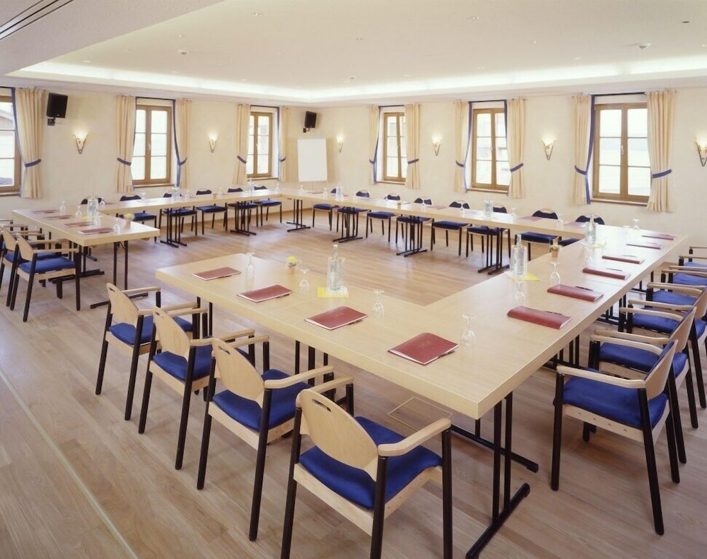 Hotel Und Landgasthof Altwirt 27/43