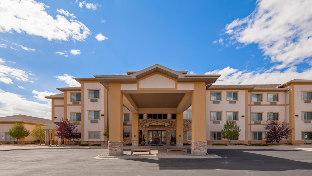 Best Western Plus Fossil Country Inn & Suites 1/32