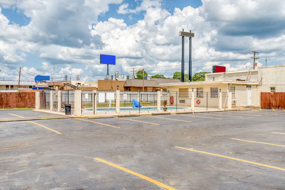 Hotel Alexandria LA - Hwy 165 8/46