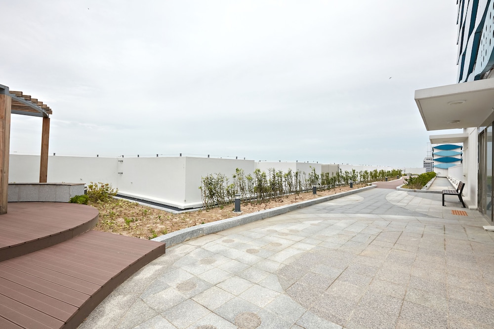 Ocean Soleview Hotel 48/57