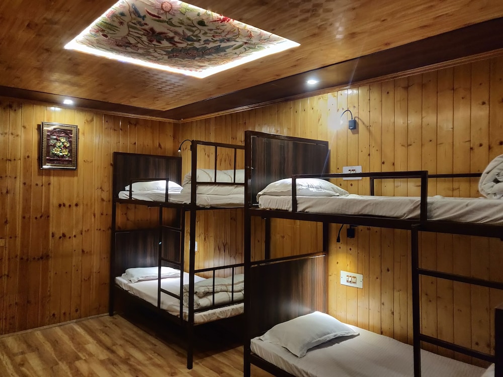 Walisons Hotel 19/41