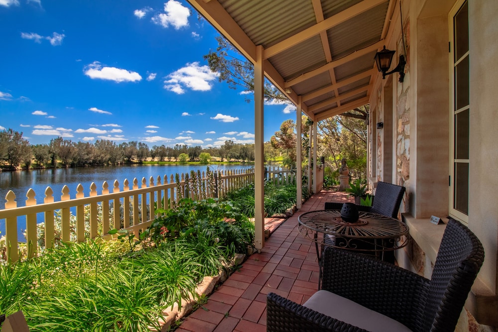 Stonewell Cottages & Vineyards 43/50