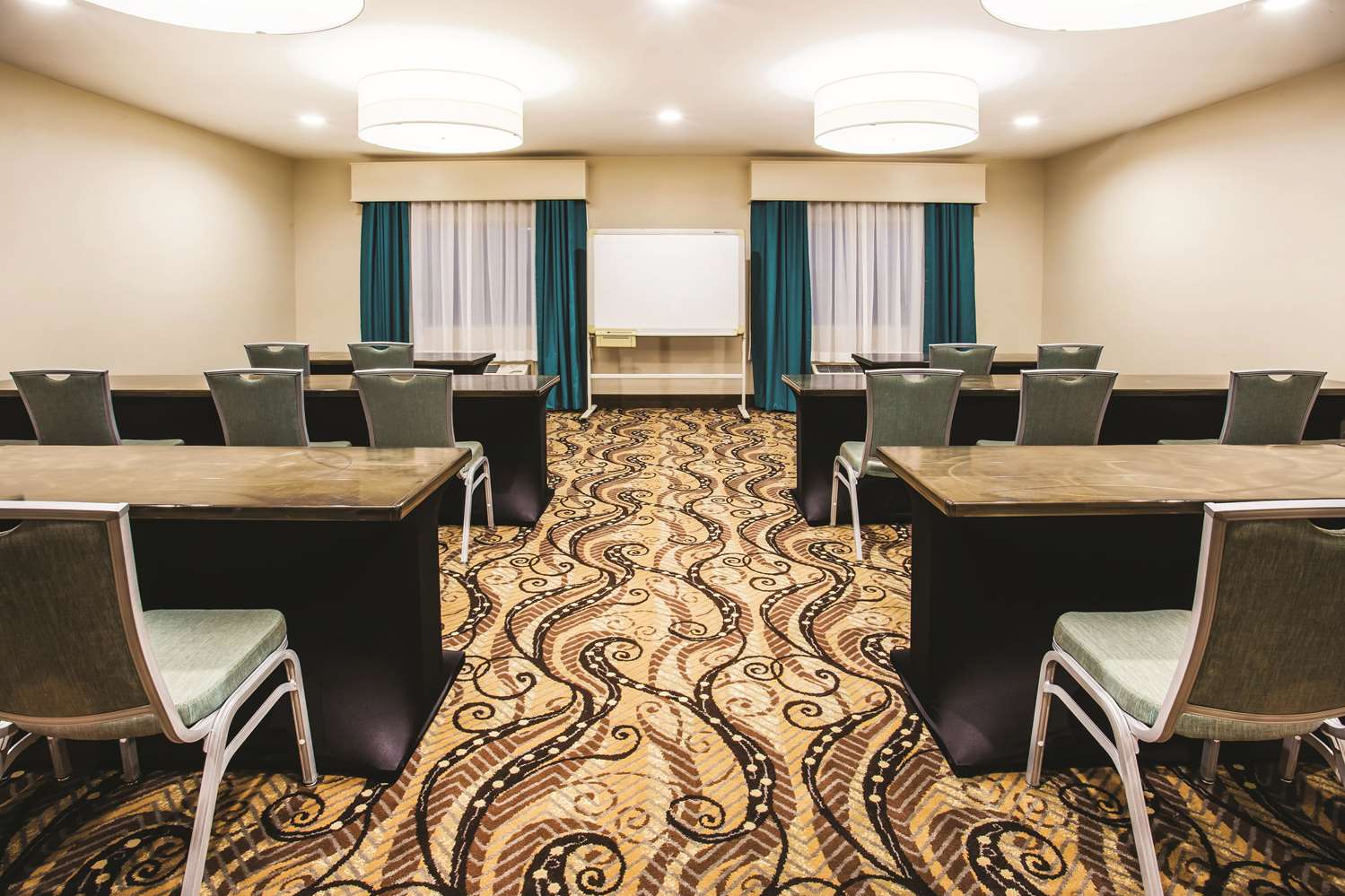 La Quinta Inn & Suites by Wyndham Evansville 34/43