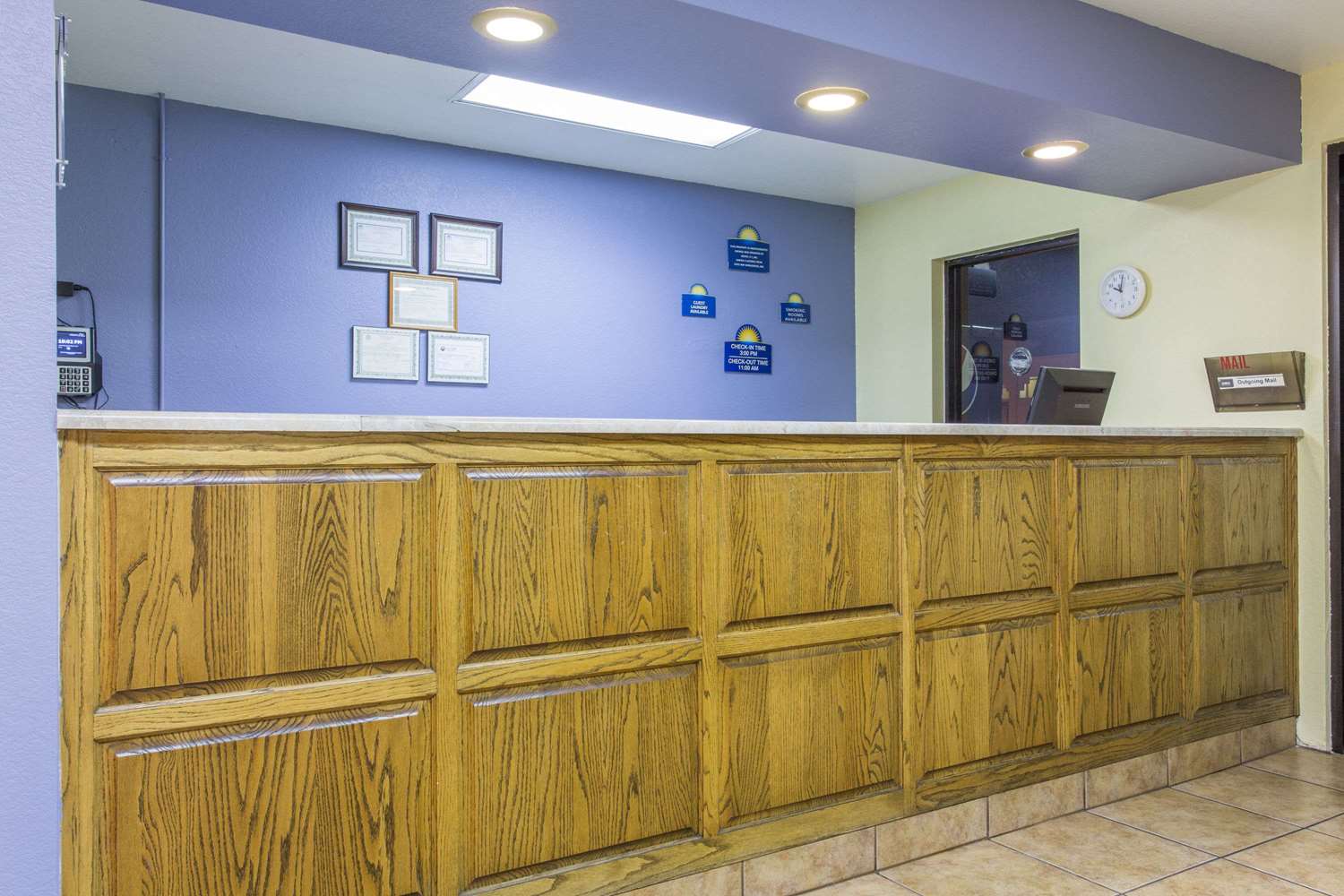 Days Inn By Wyndham Kingman West 7/31