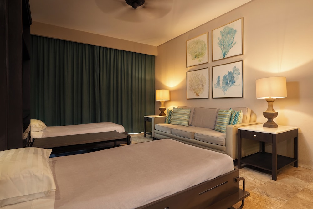 1 Bedroom, Deluxe, Suite, King Bed, 2 Murphy Beds