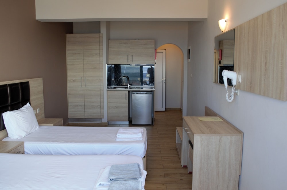 Room at Coralli Apartments, Pefkos