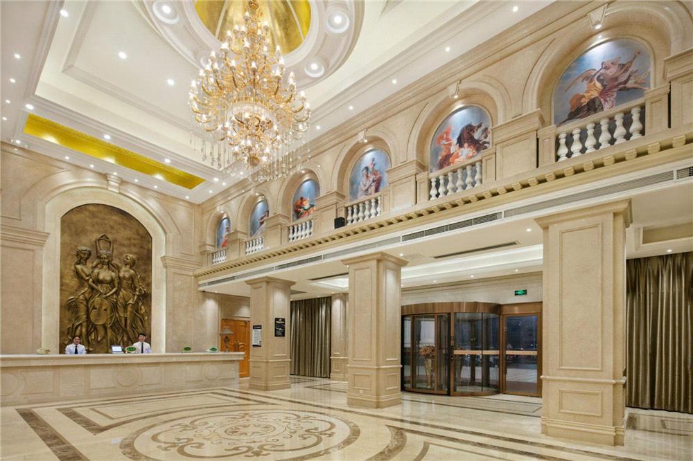 Vienna International Hotel (Zhengzhou Zhongyuan Futa) 4/34