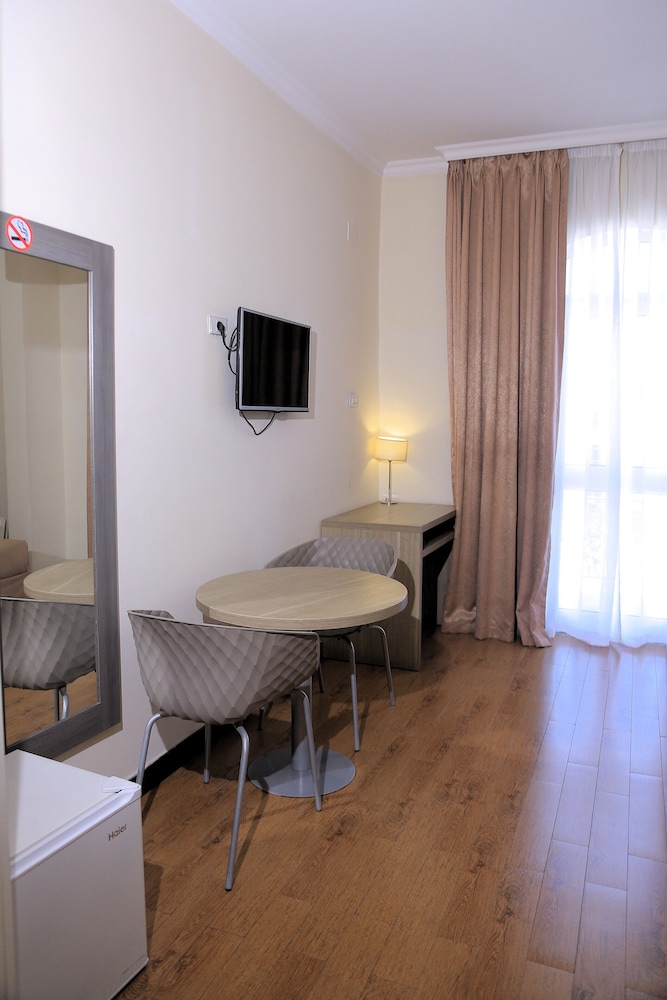 Venetian Hotel 37/50