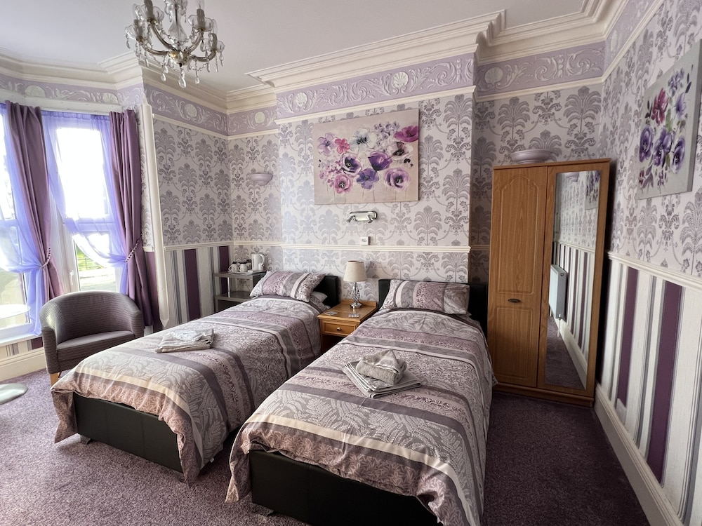 Clarence House Hotel 10/47