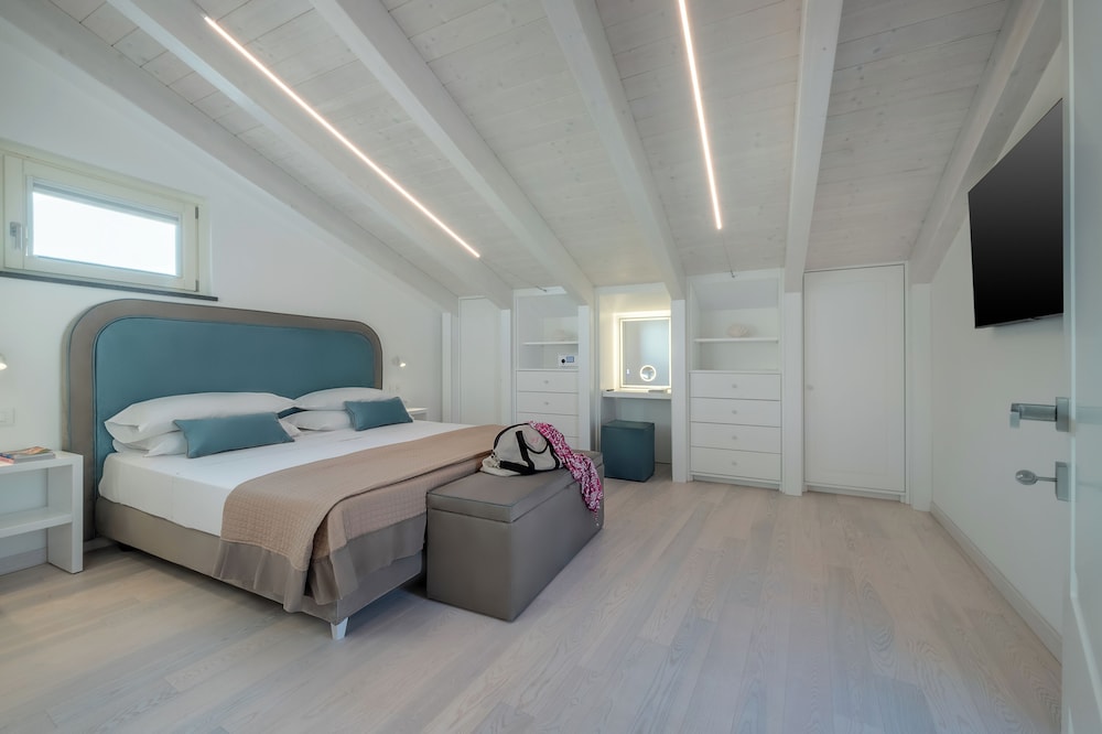 APARTMENT, CITY VIEW, PRIVATE BATHROOM