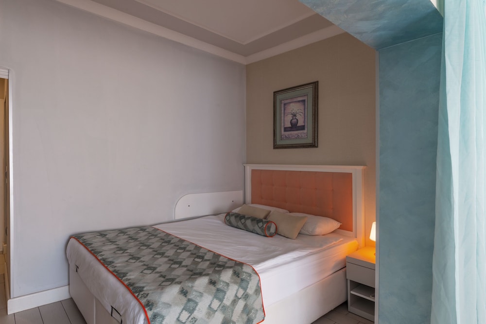 Delight Deluxe Apart Hotel 11/72