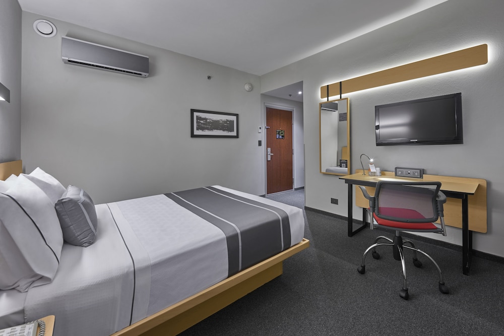 City Express Plus by Marriott Santa Fe 51/61