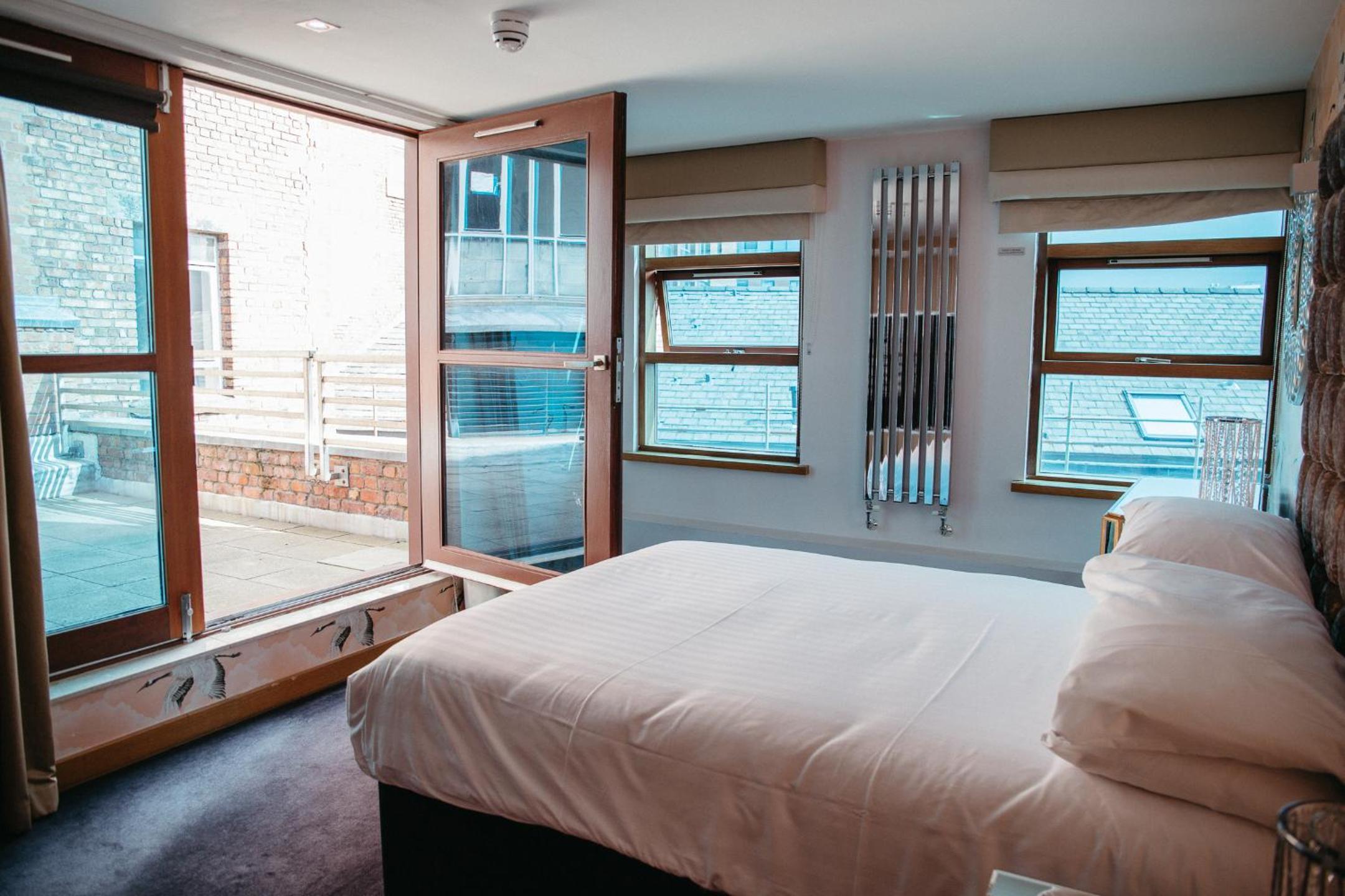 Executive, Penthouse, Apartment, Queen and Twin Beds