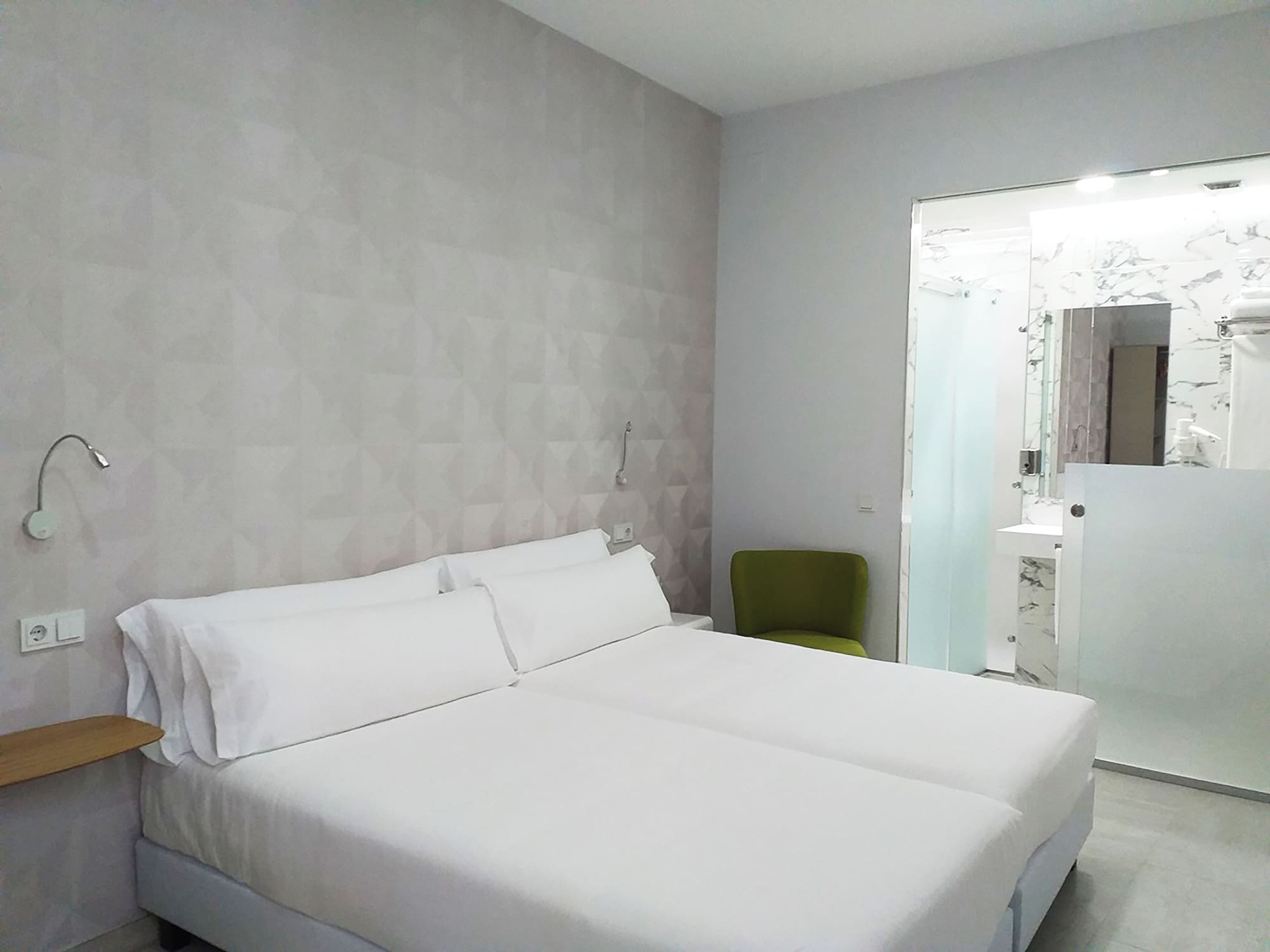2 BEDROOMS, APARTMENT