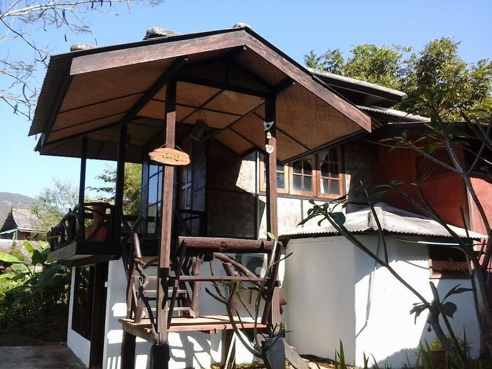Chang Pai Hill - Adults Only 31/50