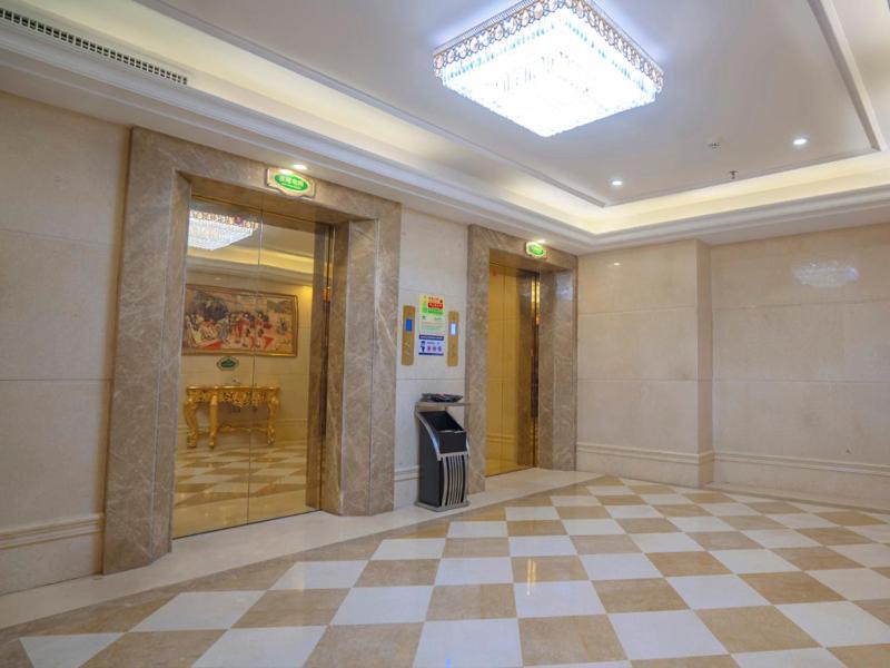 Vienna Hotel (Huizhou Zhongkai Chenjiang Avenue) 7/25