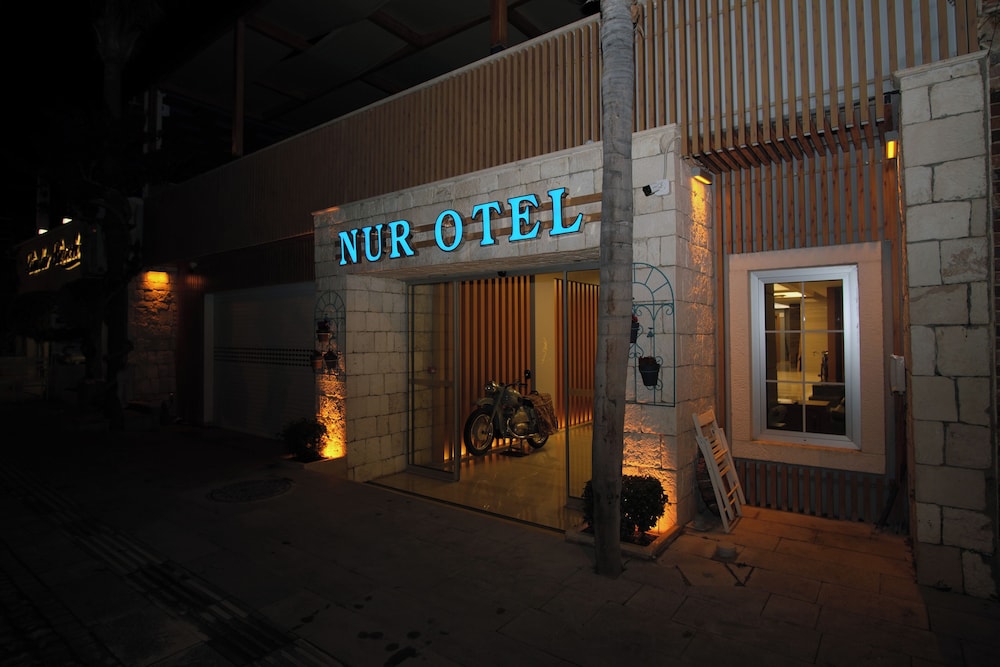 Nur Hotel 2/73