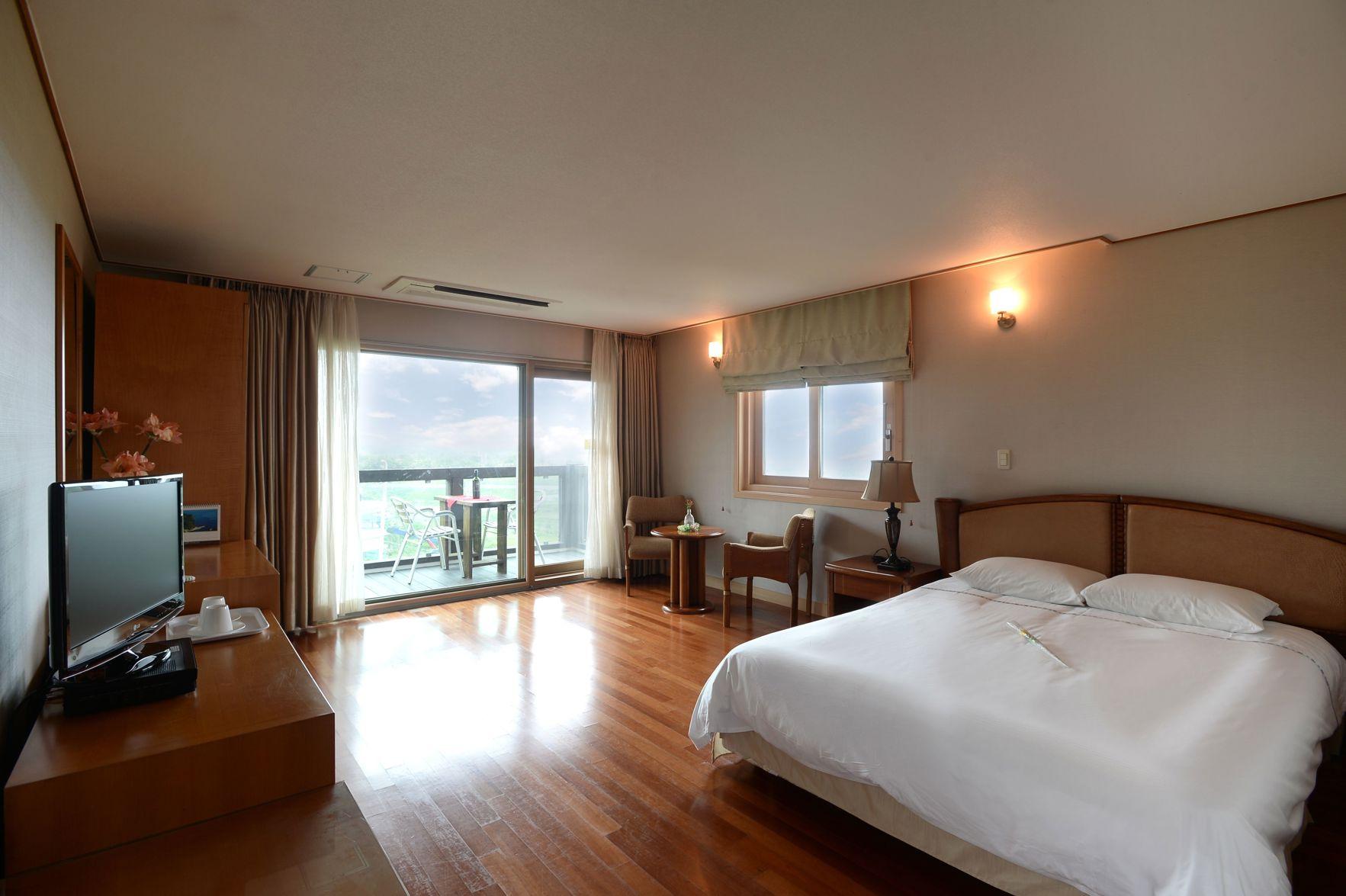 Suite, Ocean View