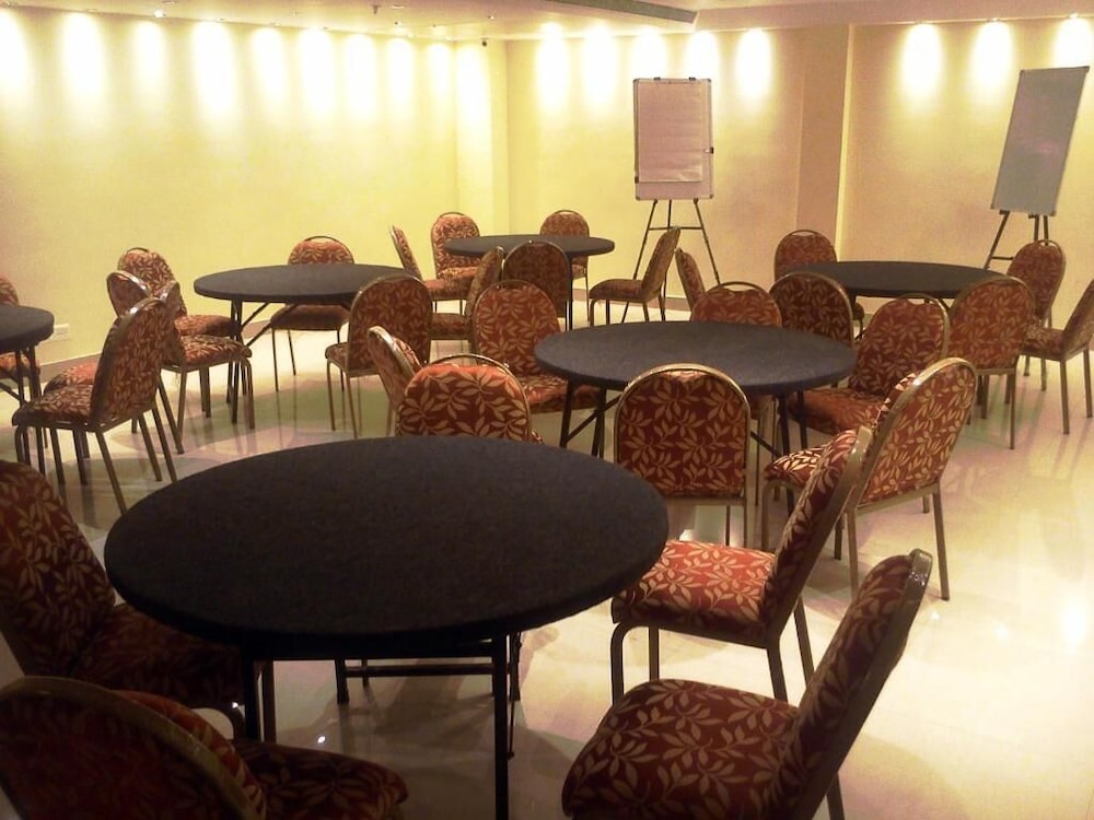 Mayur Hotel 36/49