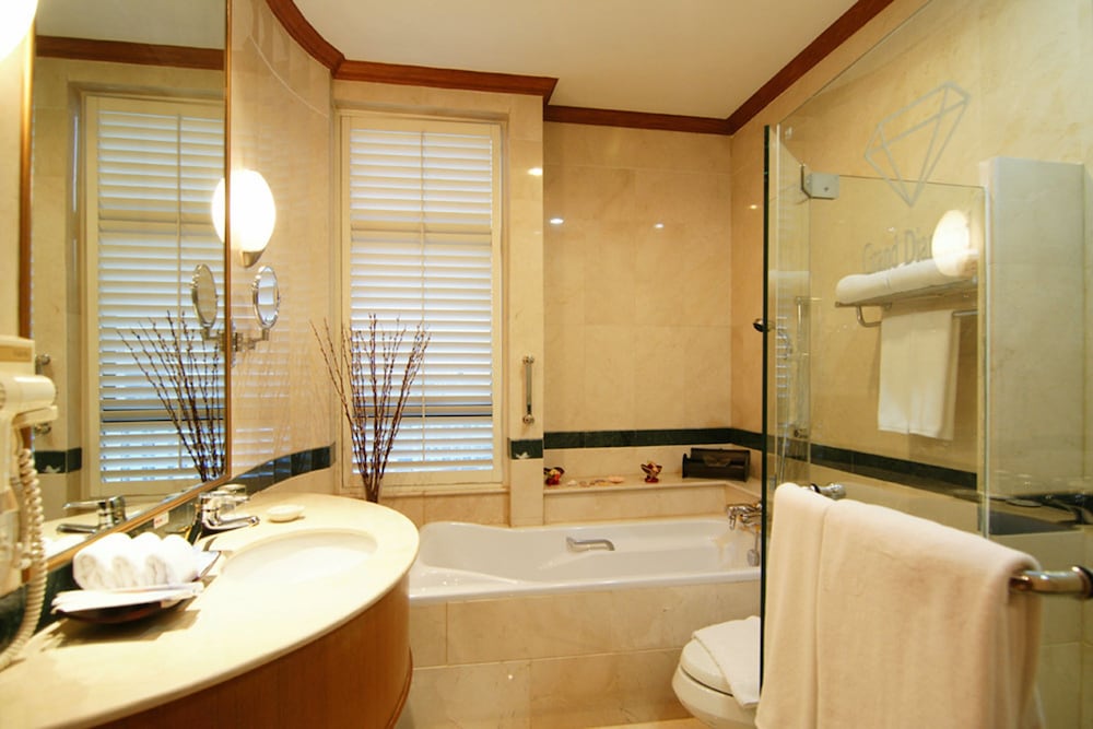 GRAND DIAMOND SUITES 21/71