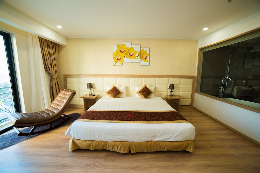 Ruby Hotel 24/61