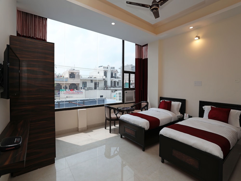 Oyo 9275 Hotel Royal Inn 3/17