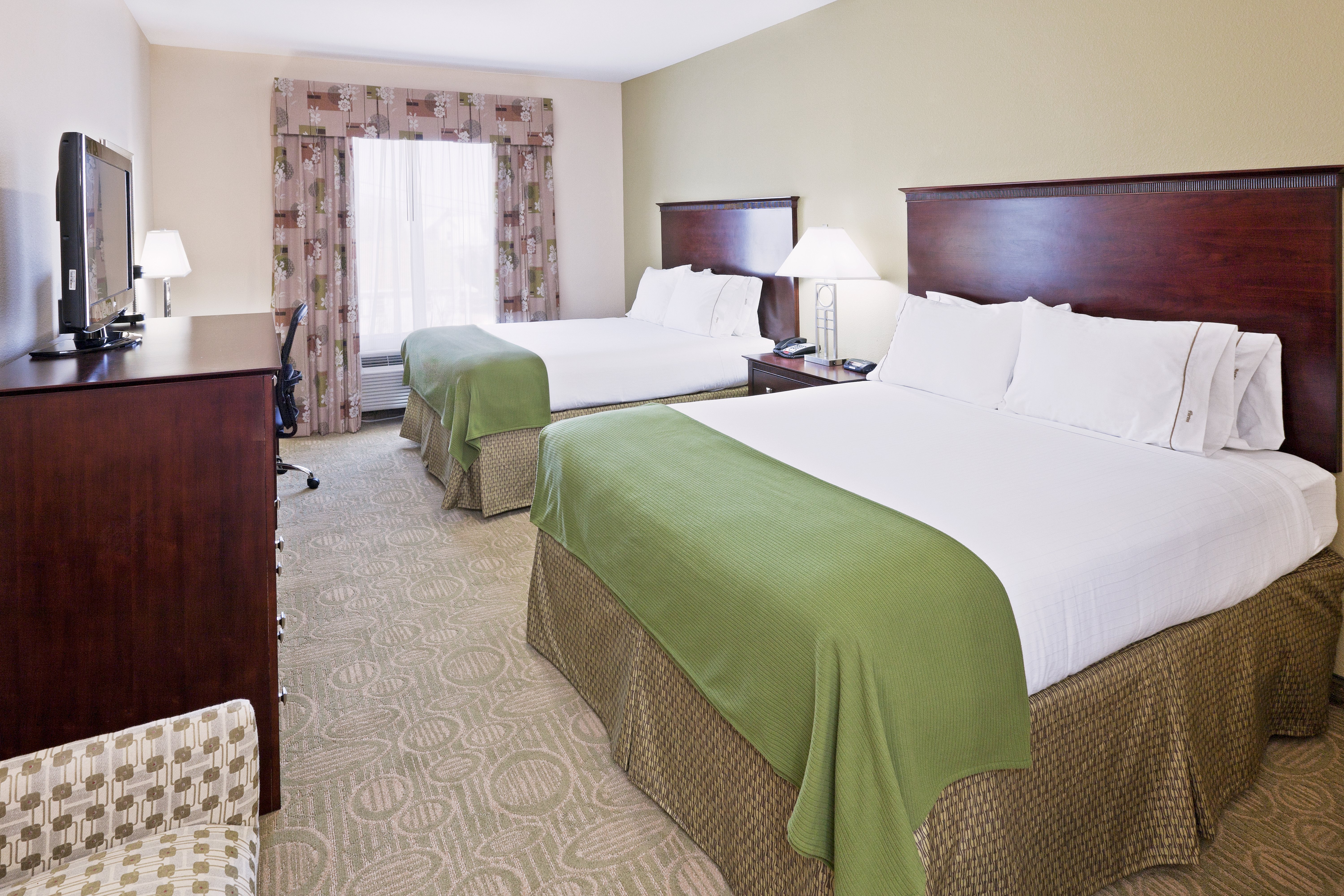 غرفة بسريرين كوين