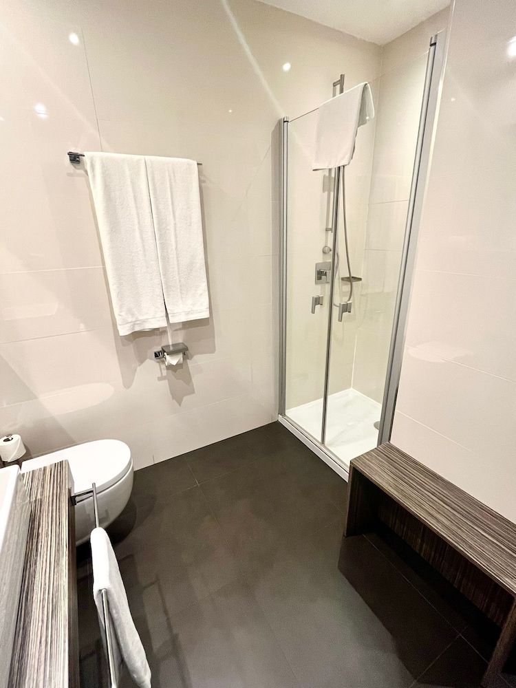 Air Rooms Madrid Airport By Premium Traveller 53/53