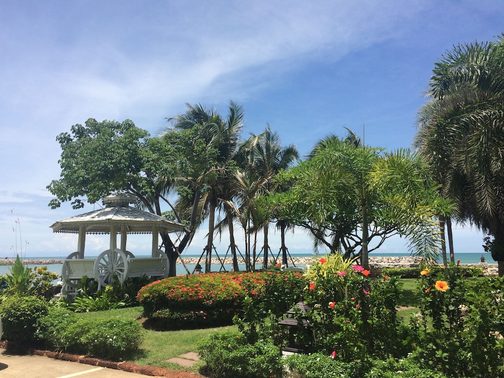 Chomtalay Resort At Had Chaosamran Beach 28/34