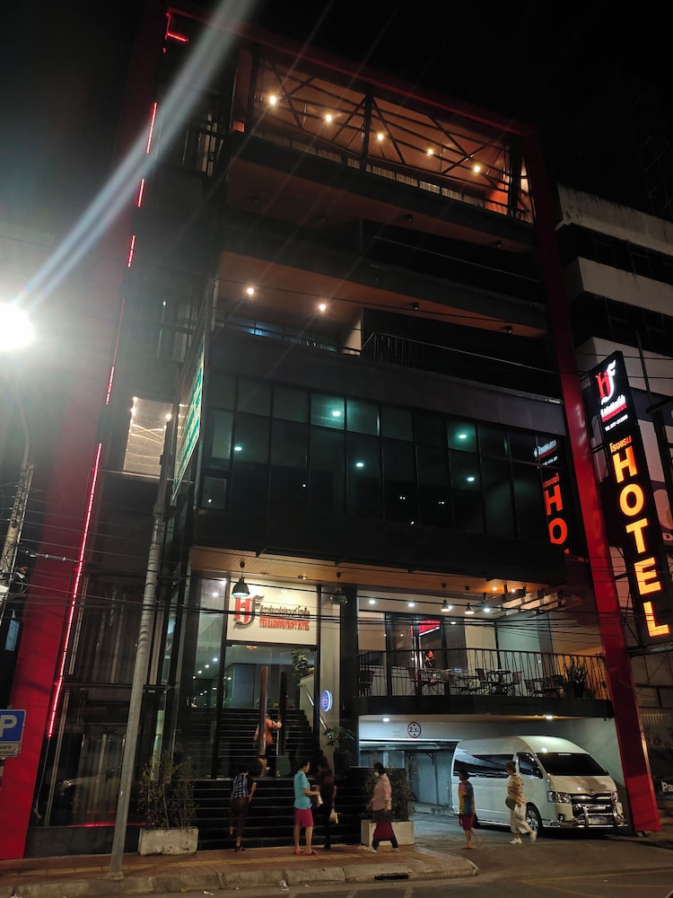 The Habour Front Hotel Surat Thani 2/46