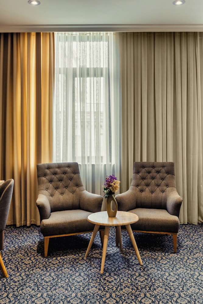 Metro City Hotel 28/44