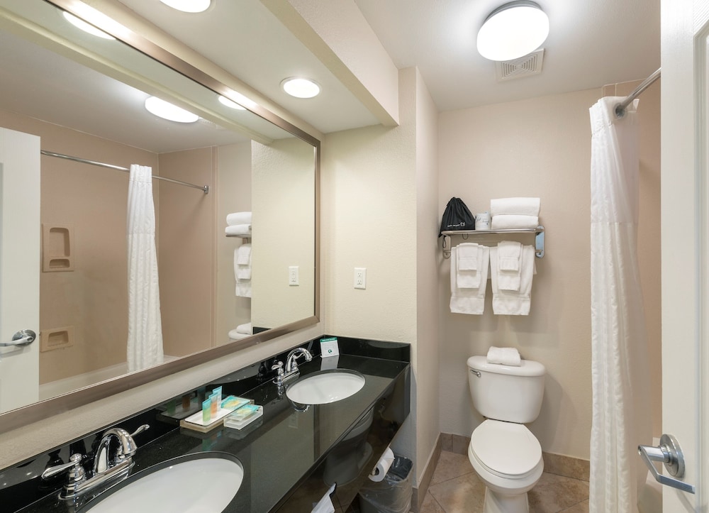 Galleria Palms Hotel 56/59