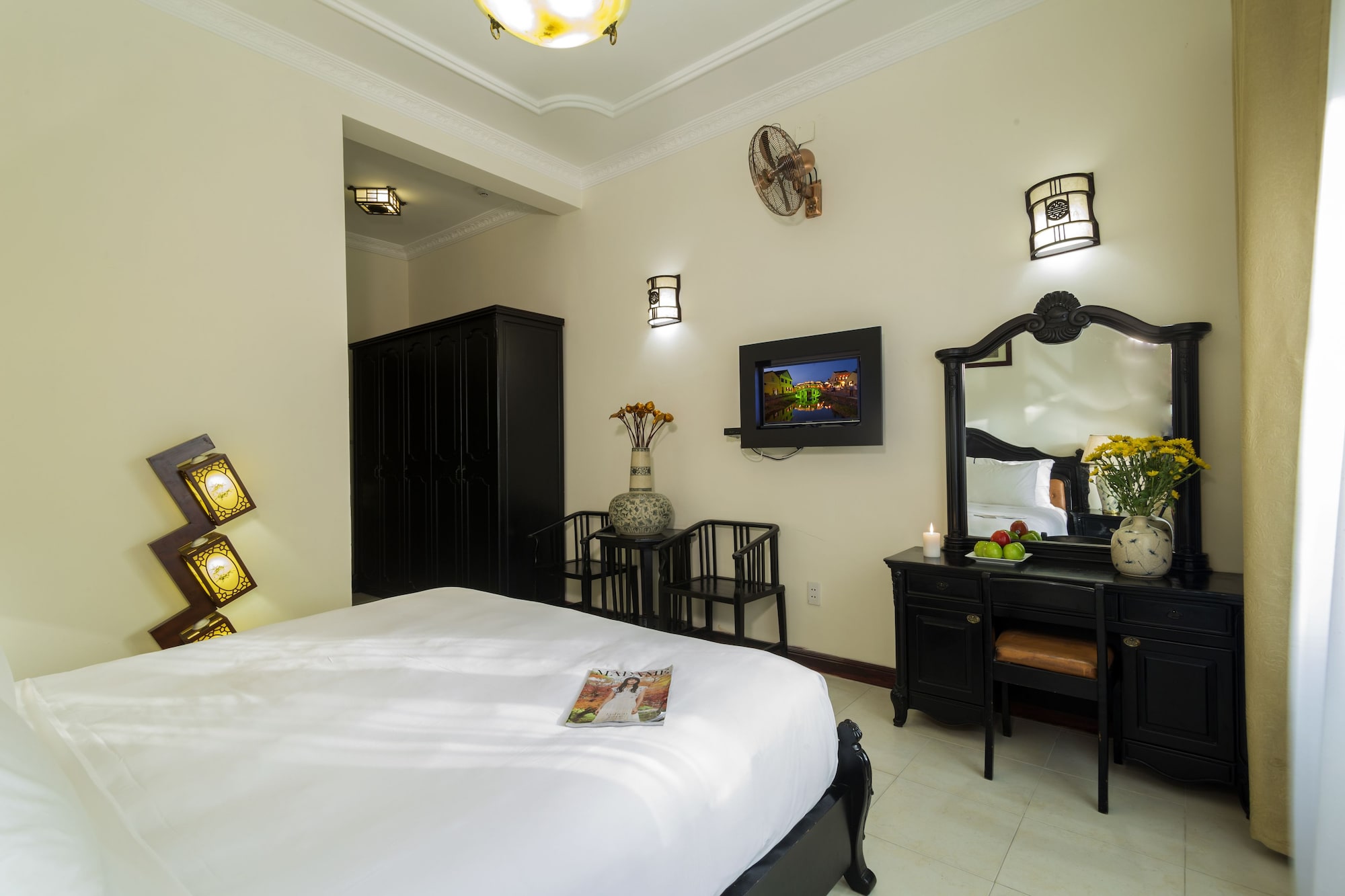 GRAND, DOUBLE BED, POOL VIEW, BALCONY