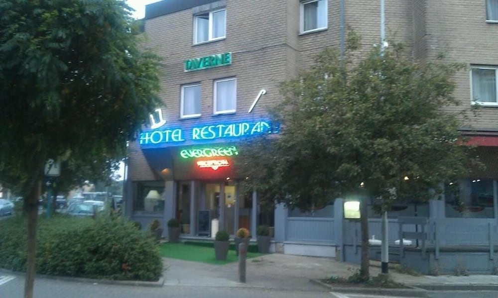 Hotel Evergreen 1/31