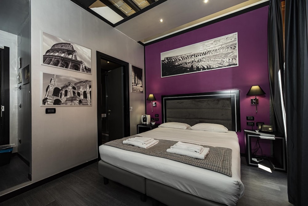 DELUXE, DOUBLE BED