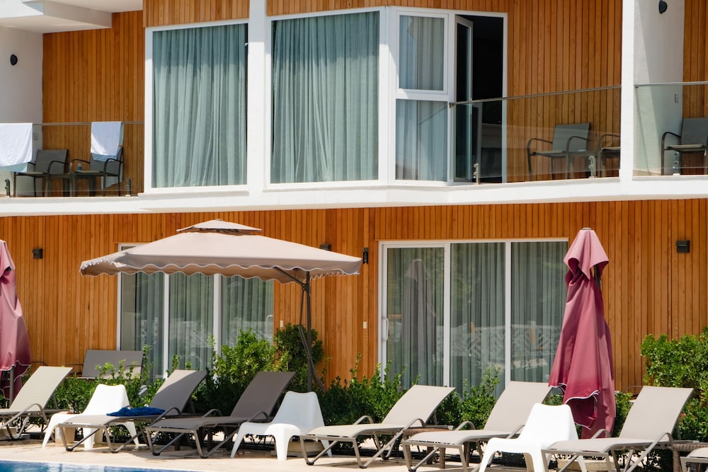 Riva Hill Resort 5/48