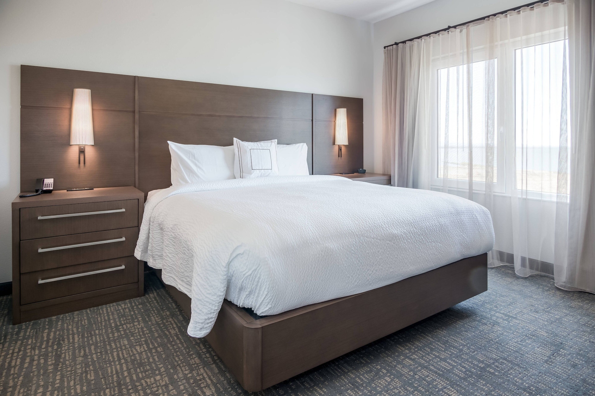 1 BEDROOM, SUITE
