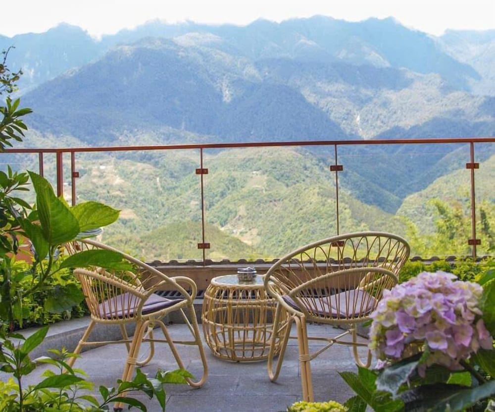 KK Sapa Hotel 70/70