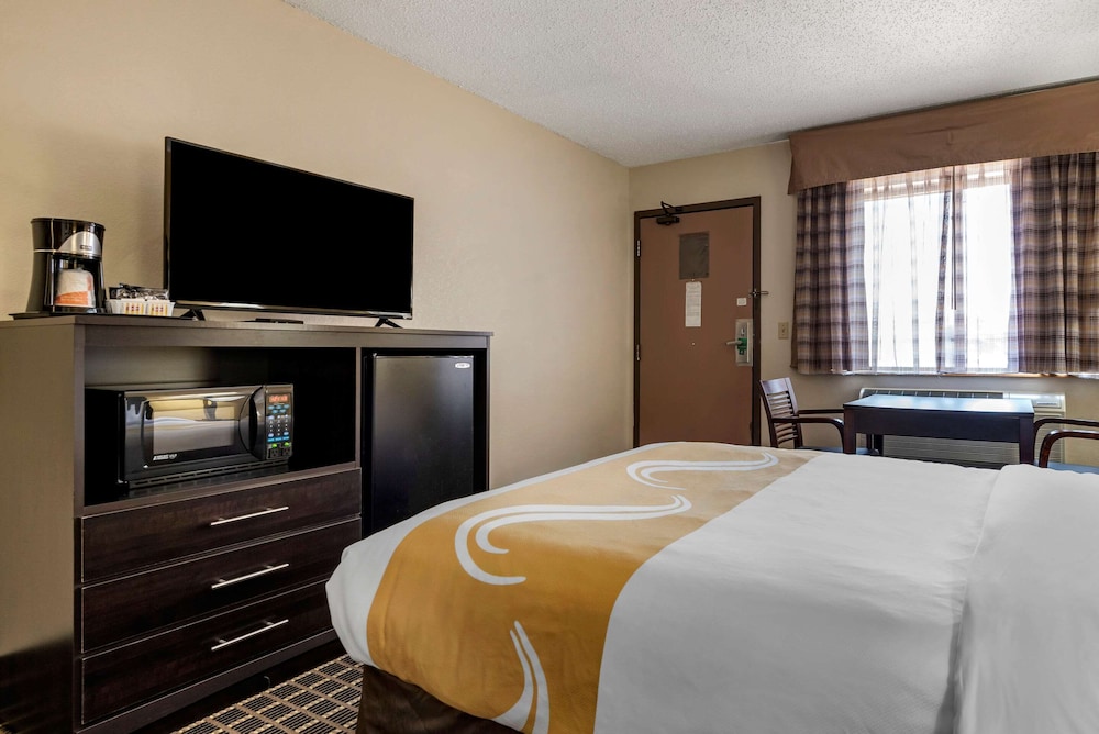 Quality Inn & Suites Warren PA 16/29