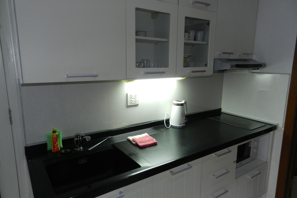 Alex Group Jomtien Plaza Condotel 5/50